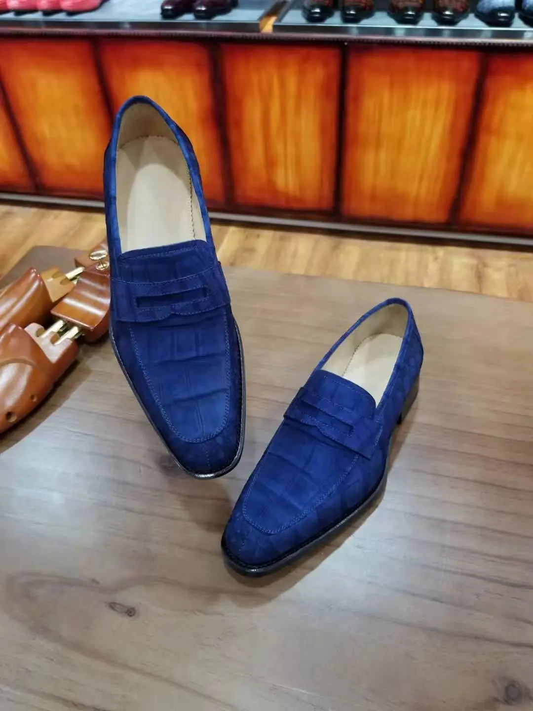 Genuine crocodile skin belly leather men fashion shoe sneaker deep blue suede alligator skin men leisure loafer shoe