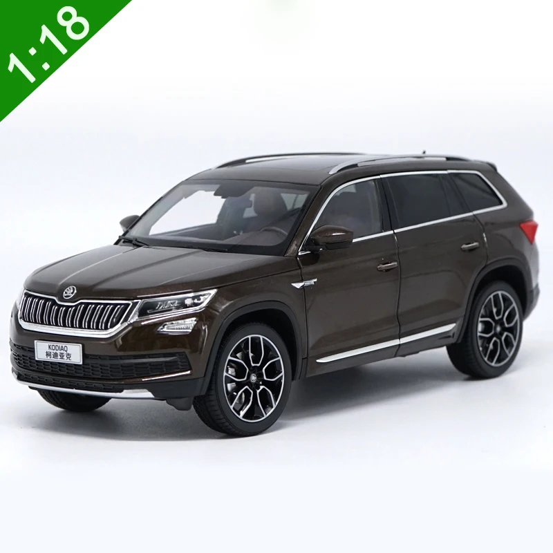 

1:18 высокотщательная модель Skoda KODIAQ из сплава, статические модели автомобилей с оригинальной коробкой