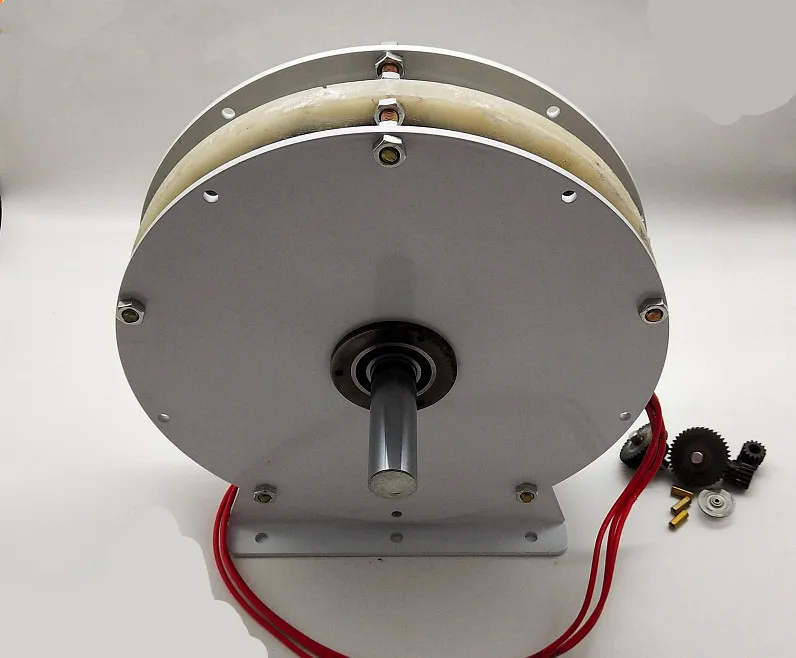 2000W Daya Tinggi Disc Tanpa Biji Generator Efisiensi Tinggi Magnet Permanen Kecepatan Rendah Resistansi Rendah