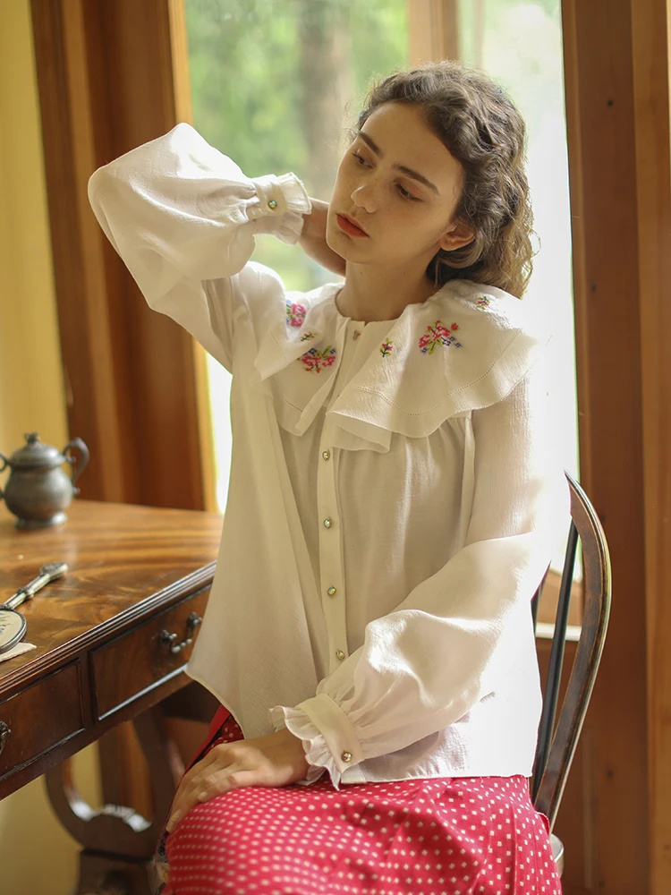 LYNETTE\'S CHINOISERIE Spring Summer New Women All-match Vintage Sweet Mori Girls Exquisite Embroidery White Shirts/Blouses