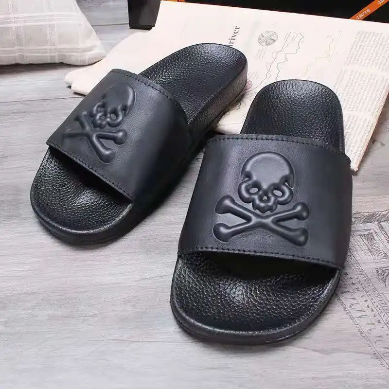 Summer Fashion Men\'s Leather Slippers Couple Beach Shoes Skull Sandals Slippers Antiskid Open Toe Flip Flops Big Size Slides