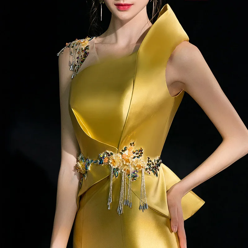 Golden Evening Dress Female 2021 New Banquet Temperament Long Fishtail Host Annual Party Performance Evening Gown A314