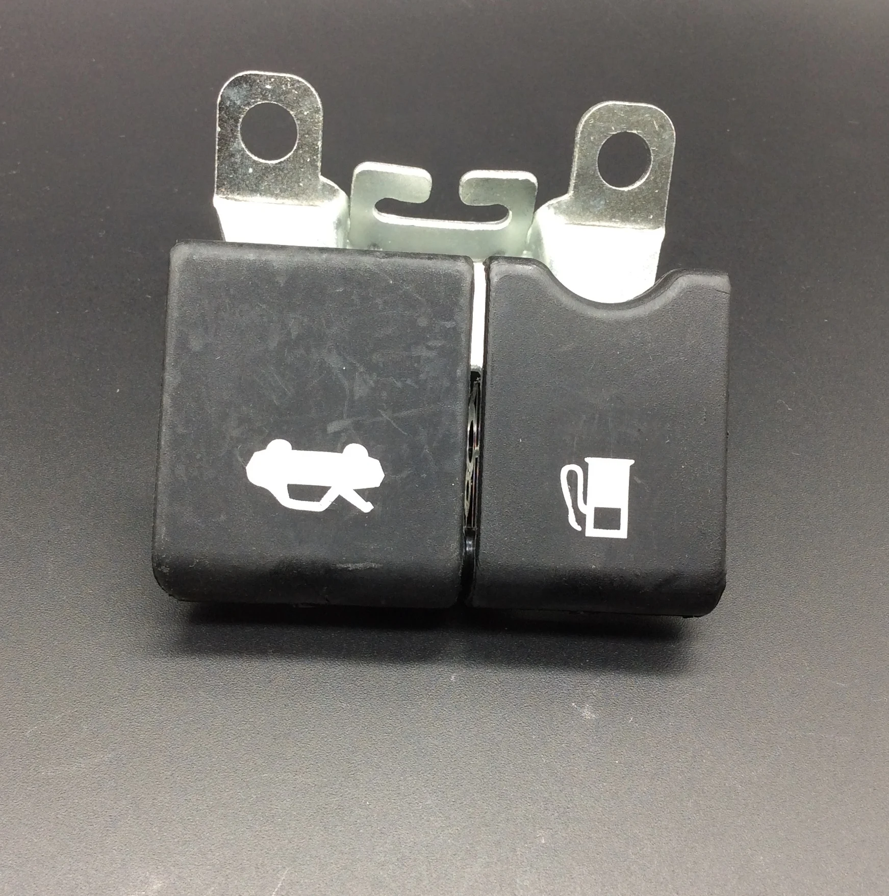 

for Nissan Livina sylphy Tiida Geniss Qashqai front cover fuel tank cap buckle pull wire handle lock switch