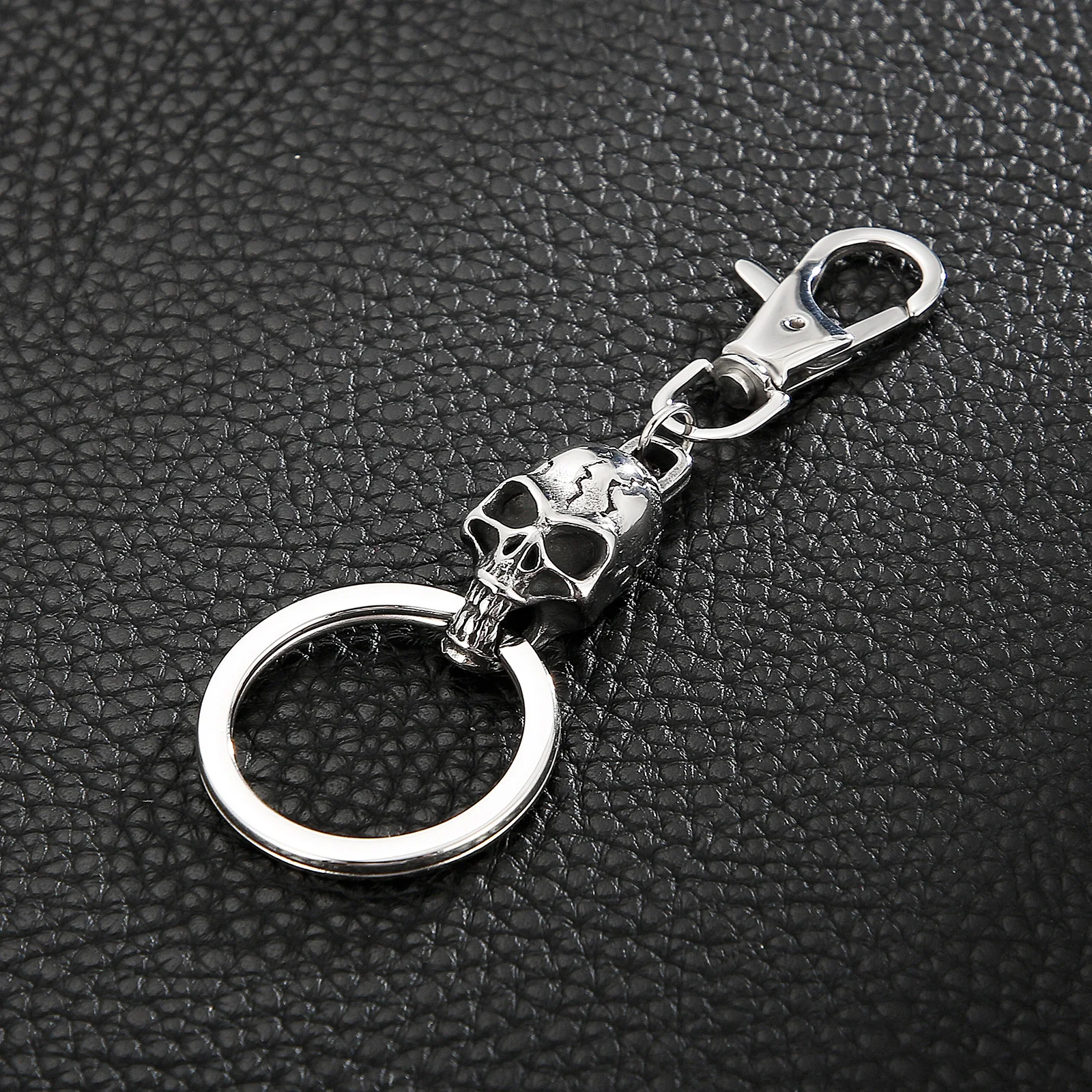 

Fashion Keychain Ghost Head Pendant Keychains DIY Skull Jewelry Men's Car Keyring Souvenir Gift