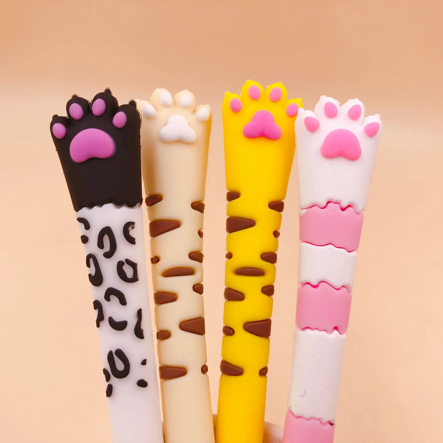 

Ellen Brook 1 PCS Cute Kawaii Cat Paw Soft Slicone Claw Gel Pen Pen School Office Supply Student Stationery 0.5mm Black Ink