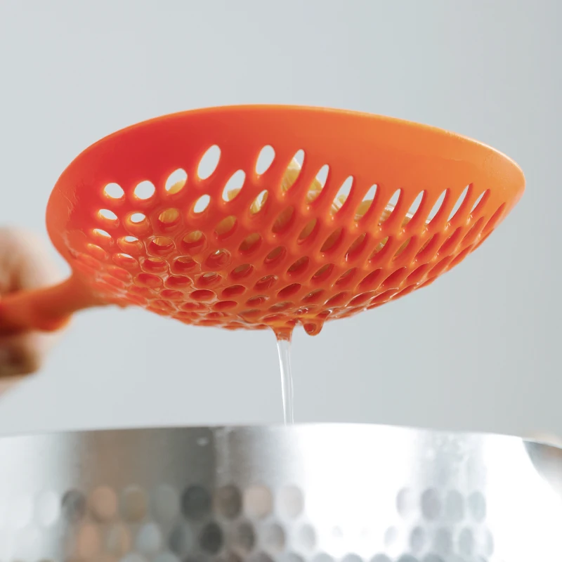 Schiumarola Acciaio Inox 15,2 Pollici – Cucchiaio Forato Con Manico In Legno Per Pasta E Frittura