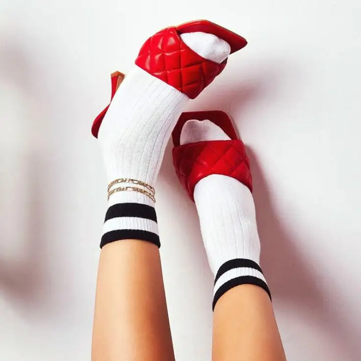 New 2020 Spring/summer Women PU Banquet Wild Leather Sandals Diamond Check Wine Glass with Leather Outdoor Wild Casual Slippers