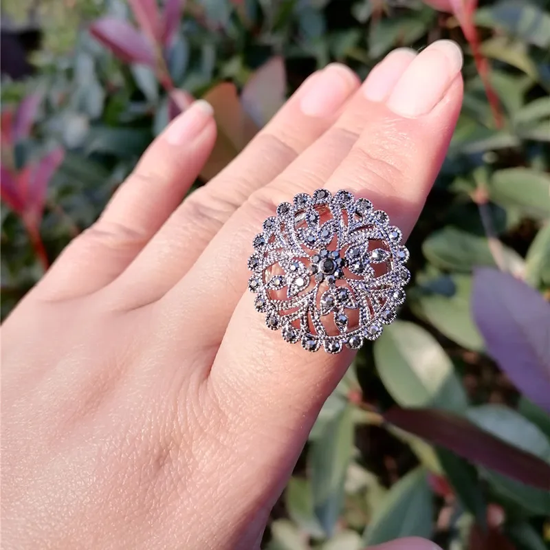 Drop Shipping Ajojewel Retro Rhinestones Ring Women Flower Vintage Female Jewelry