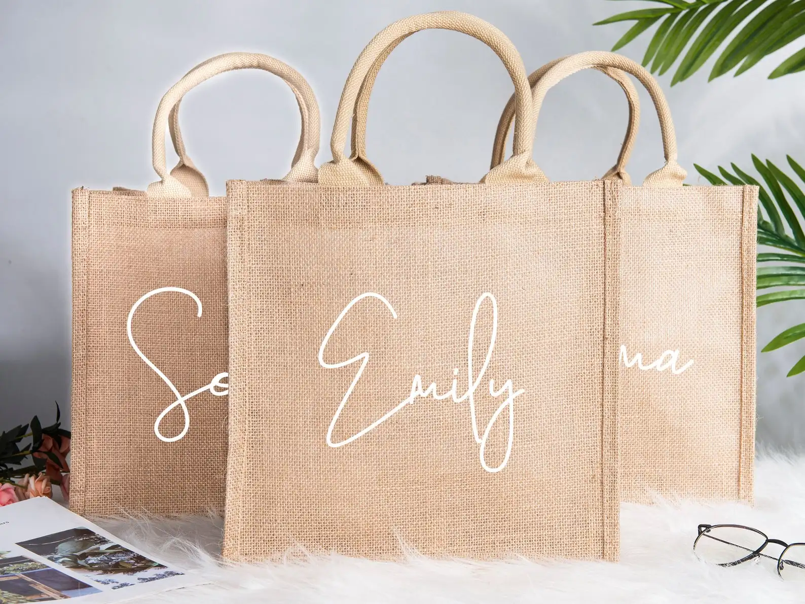 Personalized Burlap Tote Bag Wedding Favors Bridesmaid Gift Custom Jute Bag Beach Bag Mother of Bride Bridesmaid Proposal Bag