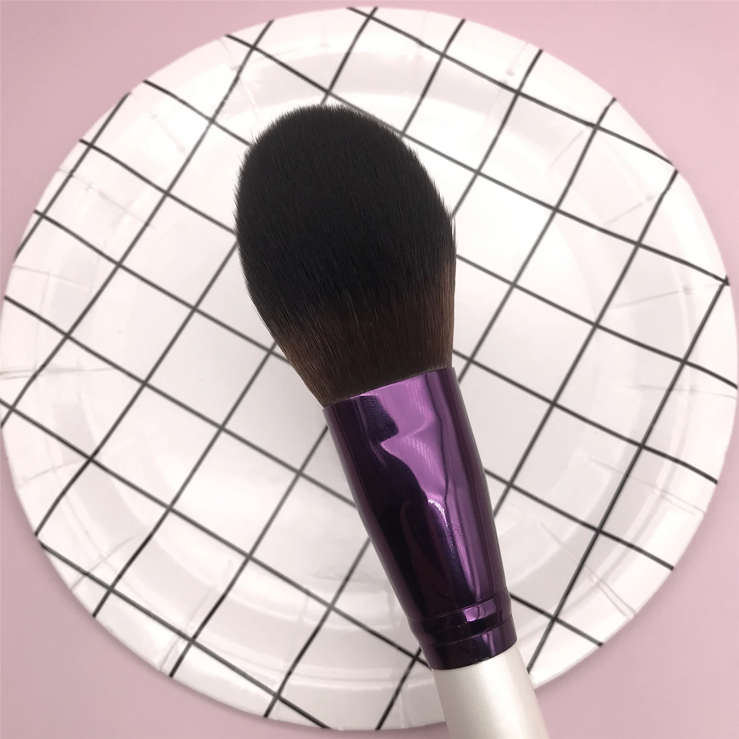 YLovely Super Soft Synthetic Hair High Quality White Wooden Handle Single Powder Brush