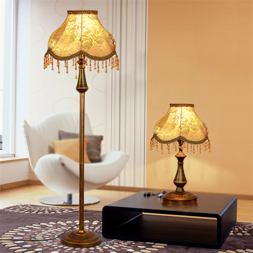 European Retro Loft Sofa Floor Lamps Living Room Vertical Standing Floor Lights Modern American Bedroom Bedside Deco Lighting