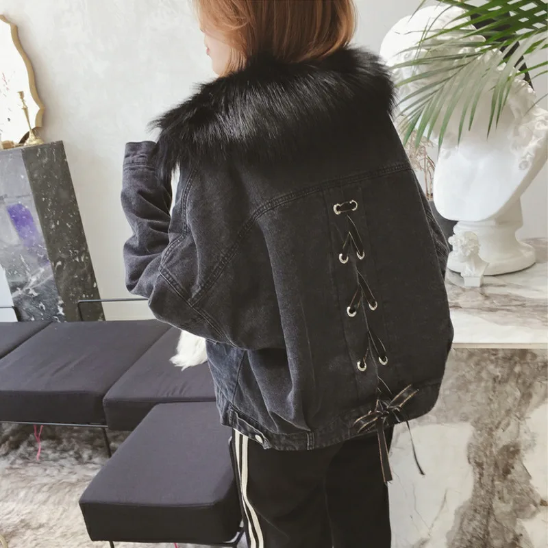 2023 Winter Women Denim Jacket Faux Fur Collar Chic Ladies Coats Big Pocket Plus Velvet Jeans Jacket Lace Up Bow Loose Outerwear