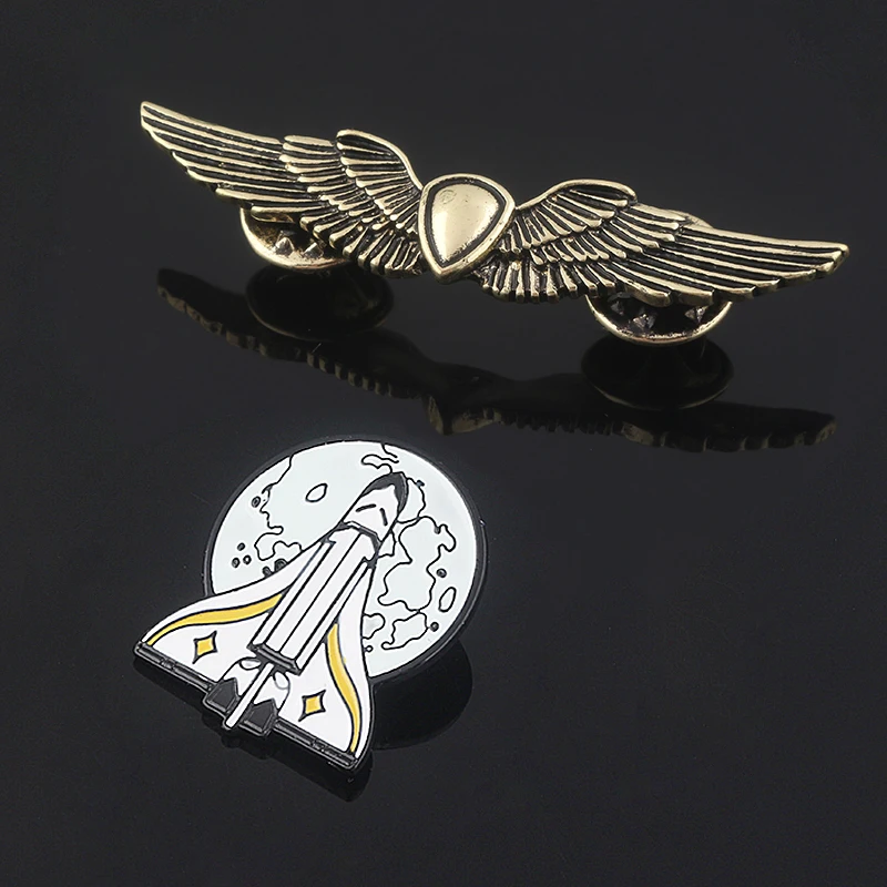 The Last of Us 2 Ellie Backpack Pins Brooch Gold Shield Wings Rocket Spaceship Badge for Fans Cosplay Jewelry Gift