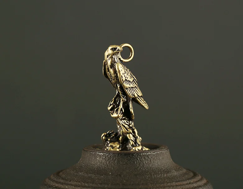 solid Brass retro eagle Miniature craft DIY Pendant desktop ornament Fitting Keychain ring Pendant Accessories a1717