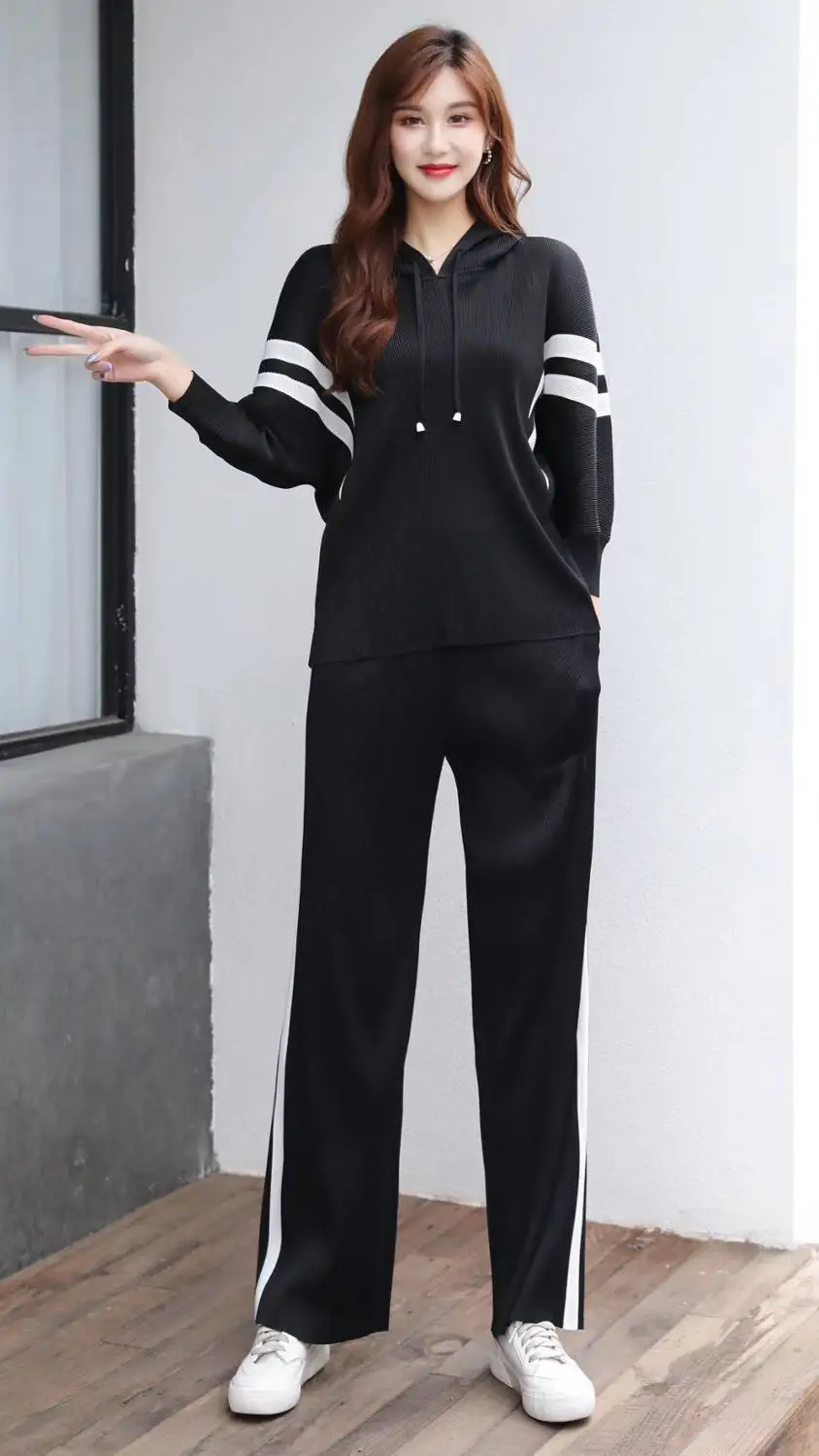 HOT SELLING  Miyake three quarter hooded neck T-SHRIT + Bloom pants stripe suit IN STOCK