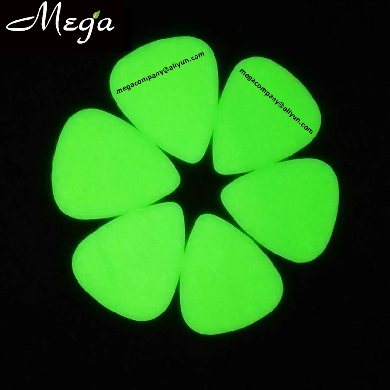 100 Uds. Púas de guitarra luminosas con diseño de logotipo personalizado que brillan en la oscuridad, púa de guitarra de calibre pesado de 0,96mm