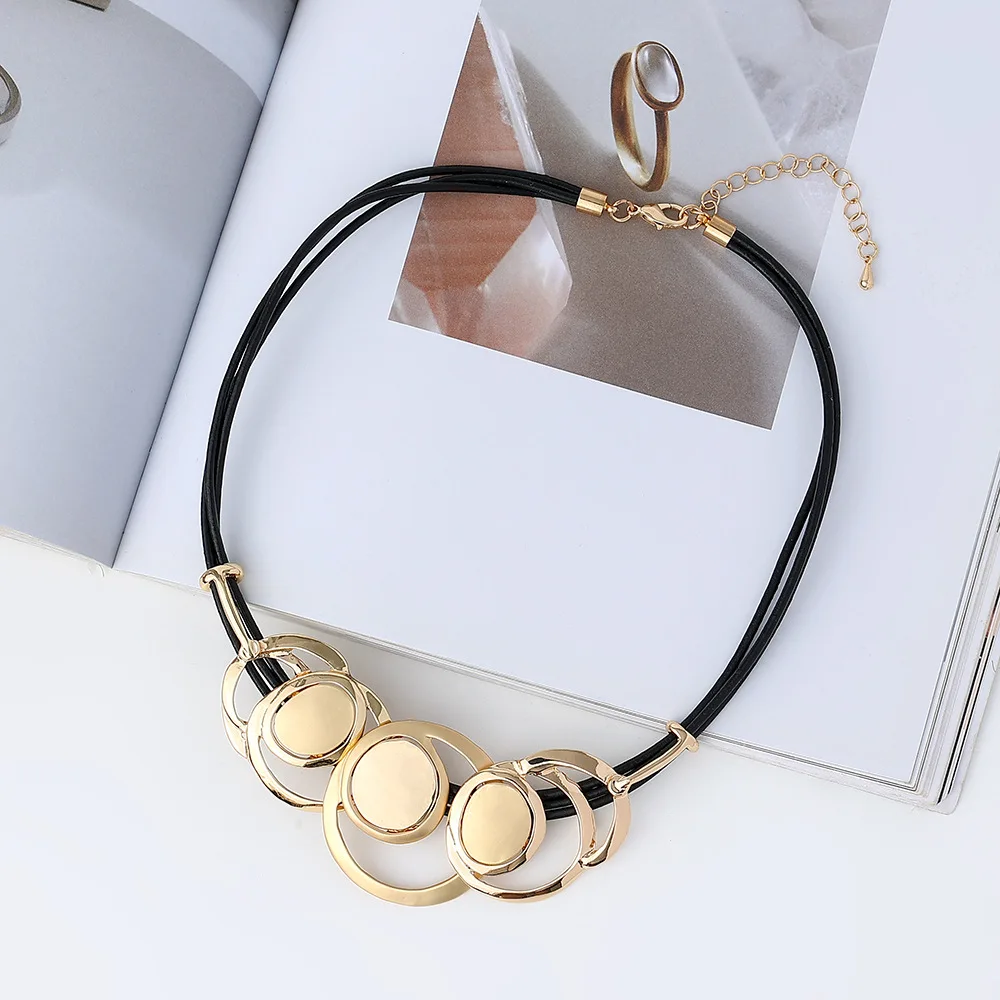 2026 Fashion Neck Chokers Necklace Vintage Geometry Suspension Pendant Trend Costume Jewelry for Women Unusual Accessories