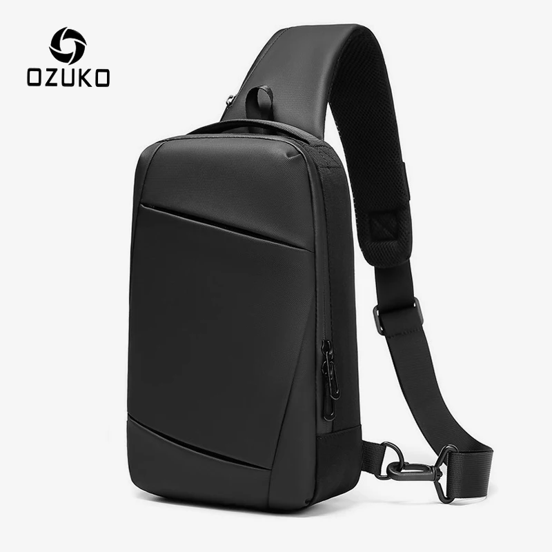 OZUKO Tas Selempang Pengisi Daya USB Pria Tas Dada Kurir Tahan Air Tas Selempang Travel Pendek Pria Tas Bahu Kapasitas Besar Hitam