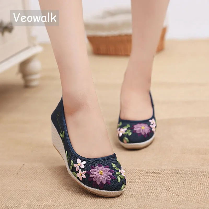 Veowalk Retro Style Women\'s Linen Wedge Pumps Mid Heels Ladies Casual Embroidered Shoes Comfort Slip-on Platforms Zapatos Mujer