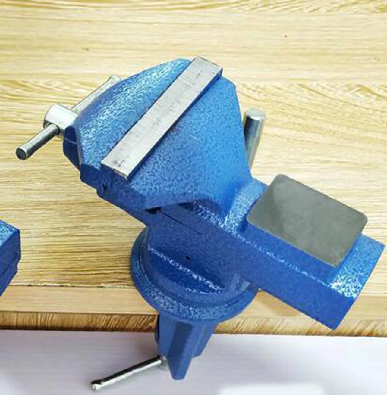 

70mm Universal Table Vice Bench Vise High Grade Aluminum Alloy Universal Vice Household Workbench Universal Plier Table Vice