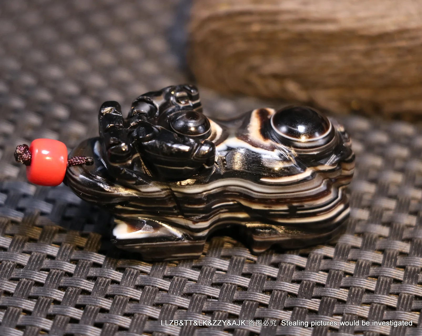 High Quality Energy Magic Tibetan Old Onyx fortune Pixiu Piyao rich Totem carving pendant