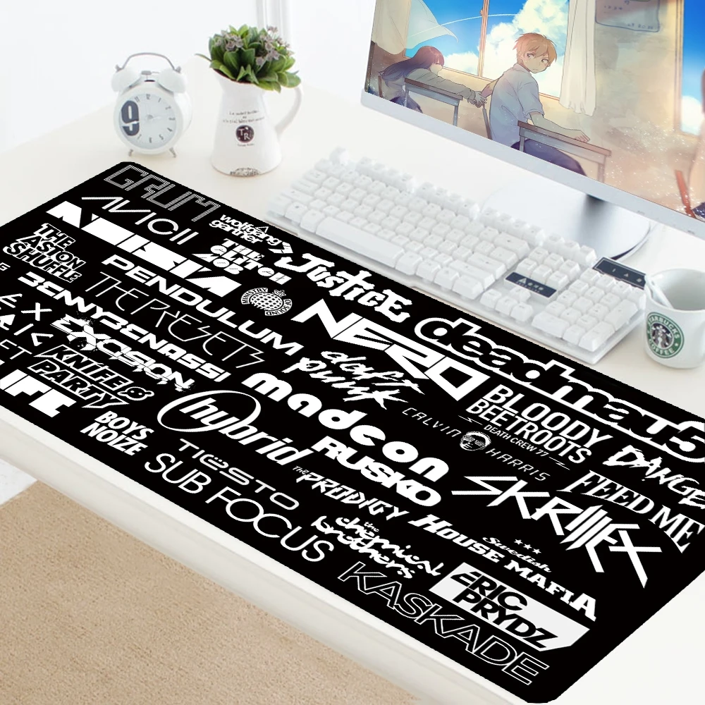 

Computer Mouse Mat Cool DJ Hand Drive Large Gaming Mouse Pad Gamer Locking Edge Keyboard Gamer Desk Mousepad For Call Of Duty 3