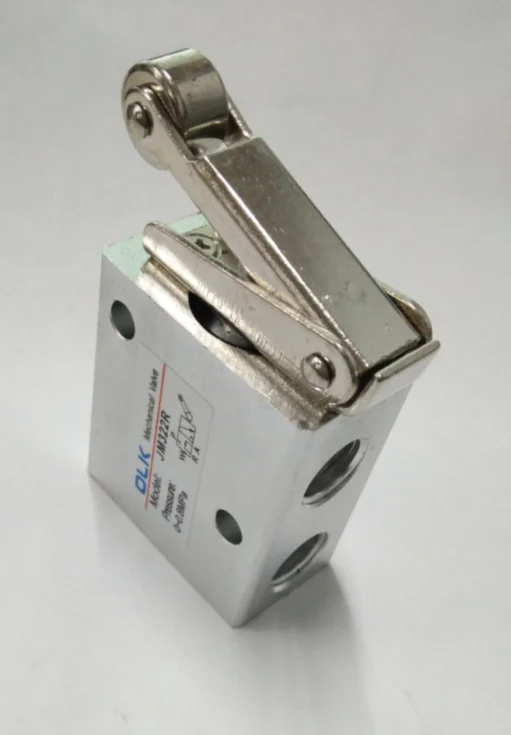 Right Pneumatics JM322R roller lever solenoid Pneumatuc Valve