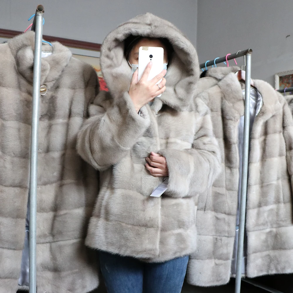 ファンシーラニ-女性用の本物のミンクの毛皮のコート、女性用の天然の