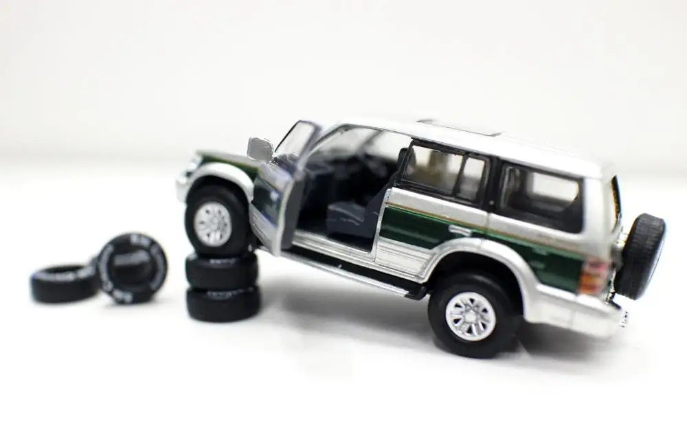 NEW DM 1/64 Scale Pajero Super Exceed diecast car model by DIECAST MASTERS for collection gift Green