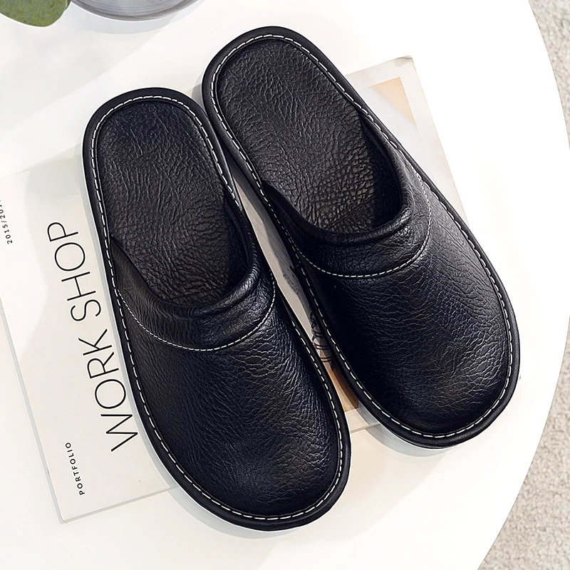 2022 New Arrival Runway Shoes Men Leather Home Slippers Unisex Flat Round Toe Wear Resitant Fashion Shoes Man Slippers House