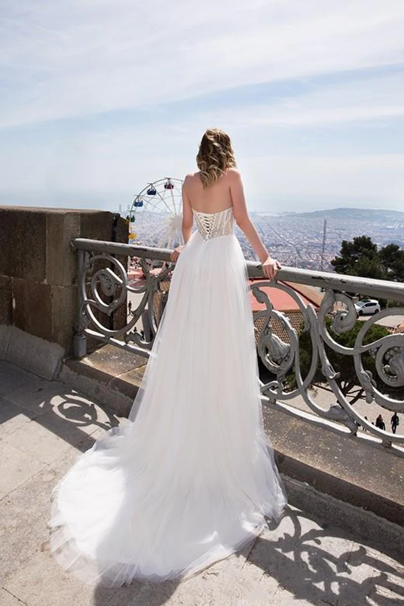 Vestido de noiva boêmio., vestido de noiva branco simples de coração para praia.