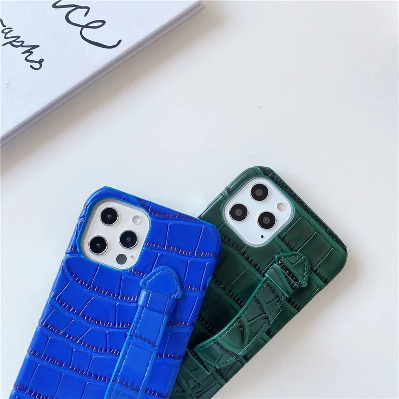 Fashion Animal leather Metal Letter Wristband Couple Hard Case For Iphone 15 14 13 11 12 Pro Max Xr X Xs Max Phone Cover Fundas