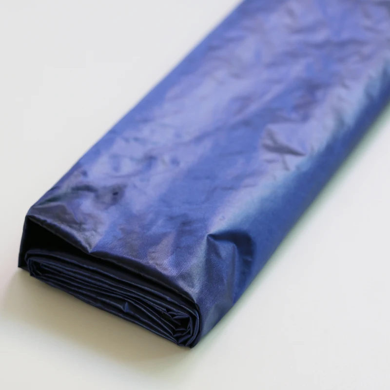 100 cm * 148 cm glänzendes, nach unten beweisendes Material, Stoffschattierung, blaue Burgunder-Nylon-Textilien, Cired – Detail 29