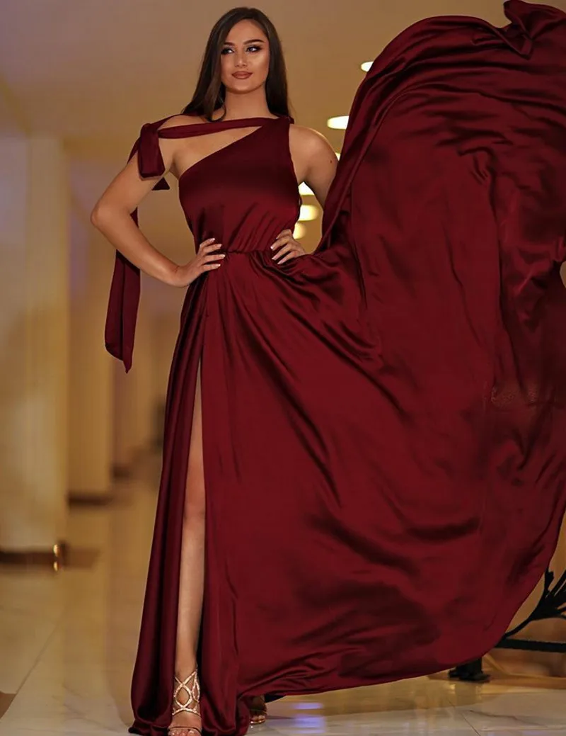 Sexy Lọt Khe Cao Cấp Burgundy Satin Dạ Hội Dubai 2022 Một Trong Những Vai Dài Dạ Hội Đảng Bầu Vestidos Fiesta Áo Dây De Soirée