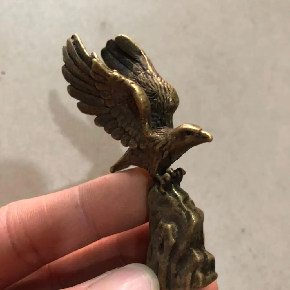 CHINA copper bronze fengshui Career success hawk spreads its wings small Statue ornaments Metal crafts family decorations