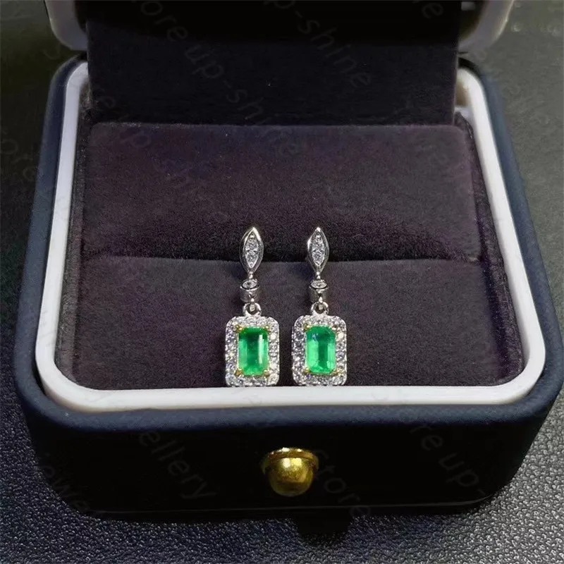 

New natural emerald earrings 925 silver ancient silver earrings fresh and lovely earrings