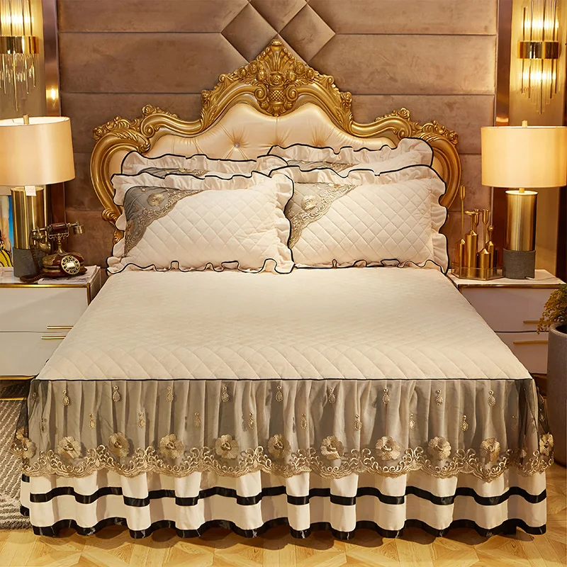 

Thicken Crystal Velvet Bedspreads Set Queen King Size Luxury Lace Embroidery Bedding Bed Cover Quilted Bed Skirt Pillowcases