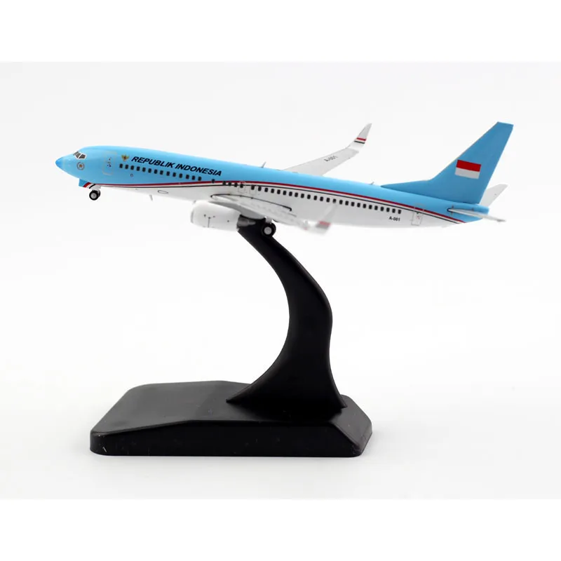 1:400 Alloy Collectible Plane Gift JC Wings EW4738001 Indonesia Air Force Boeing 737-800 Diecast Aircraft Model A-001 With Stand