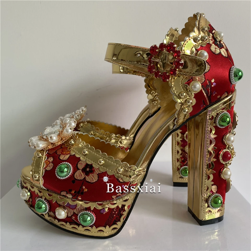 Luksusowe zdobiony paciorkami diamentowymi perłami buty ślubne kobieta nit Ball Decor platforma Chunky Heel hafty satynowe sandały damskie lato