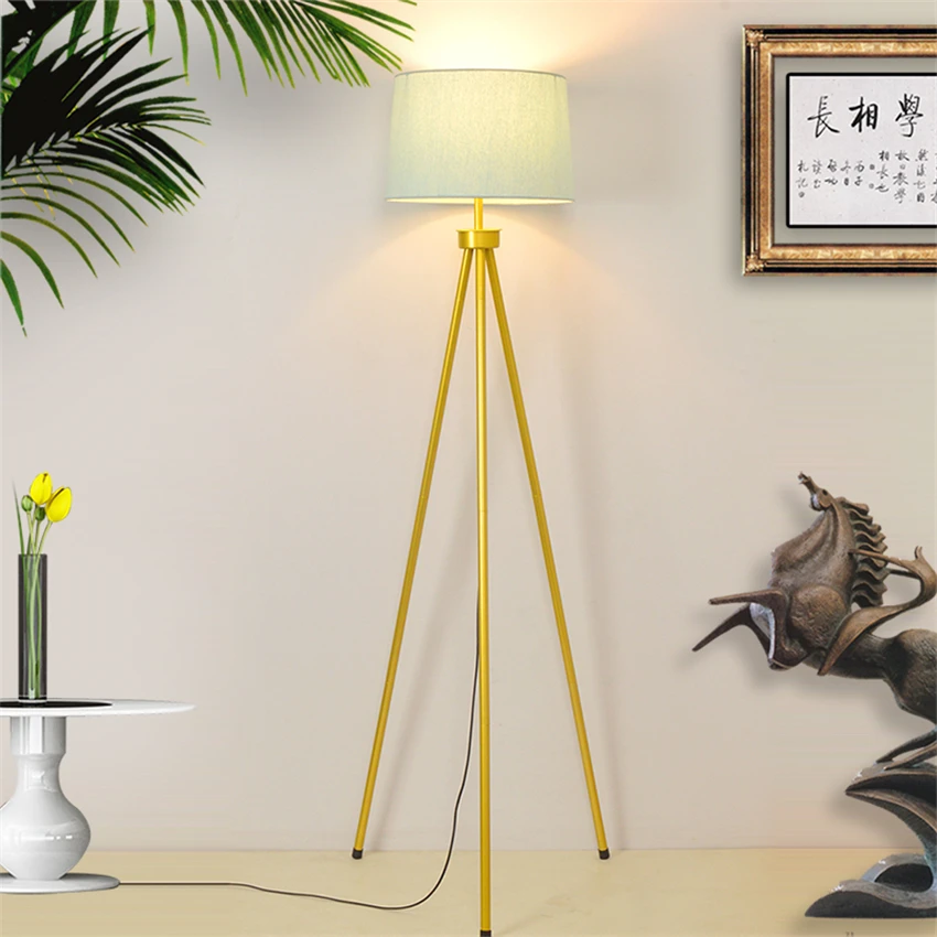 Nordic Triangle Iron Rod Floor Lamps for Living Room Bedroom Bedside Lamp Warm Standinng Study Floor Lights E27 Deco Lighting