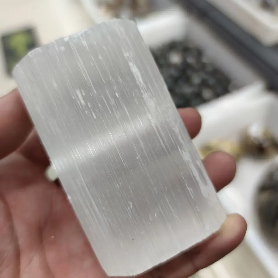 

1pcs 10m Selenite Crystal Tower Cylinder Selenite Harmonize Crystal Wand