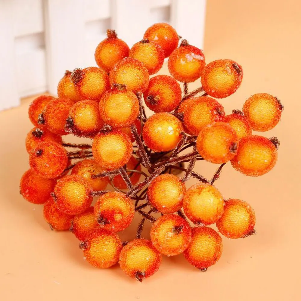 

Christmas Frosted Artificial Berry Vivid Red Holly Berries Christmas Tree Decorative Simulation Flowers 40 Heads Accessories