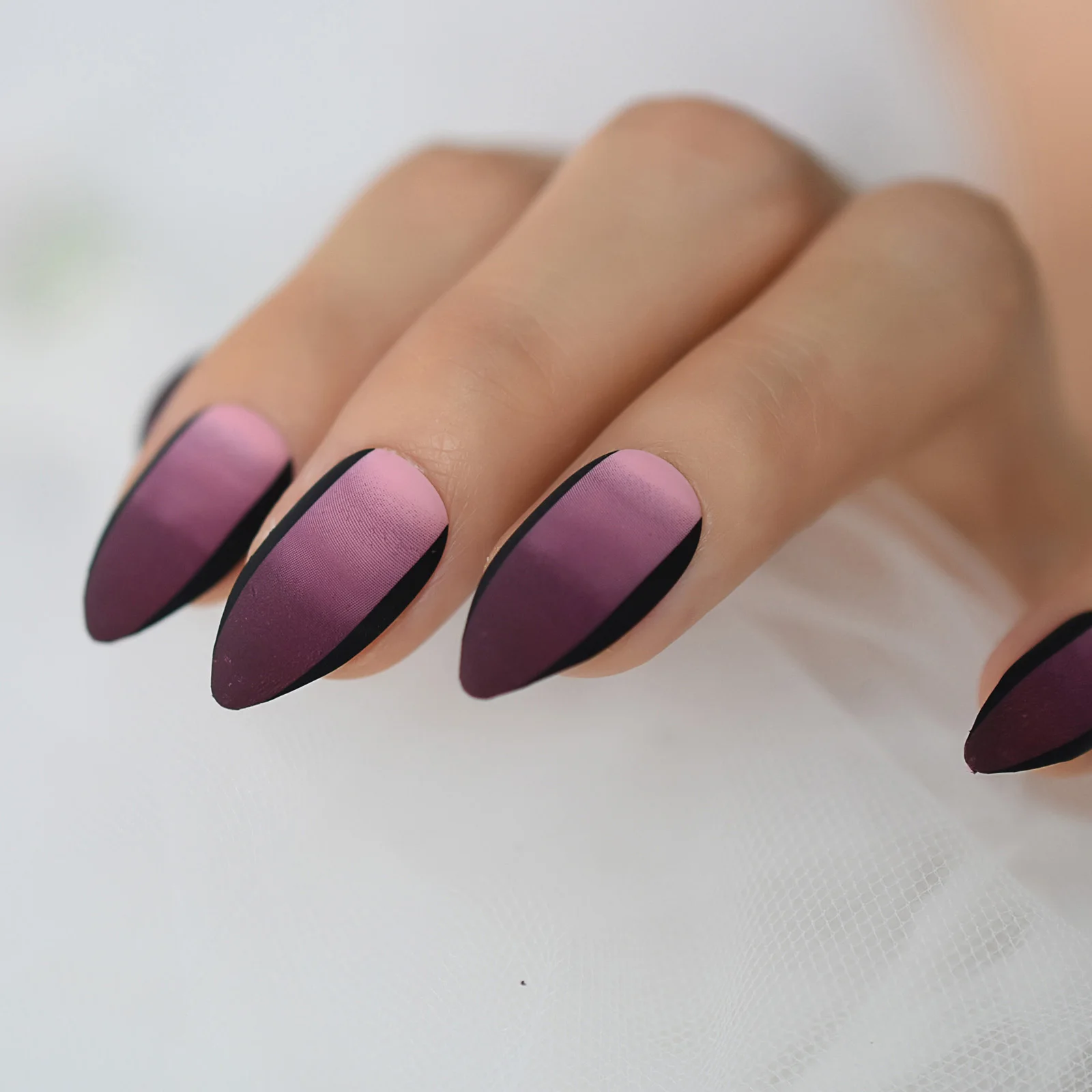 Kit de unhas falsas de acrílico roxo escuro, unhas falsas de amêndoa fosca, curto, afiada e desbotada