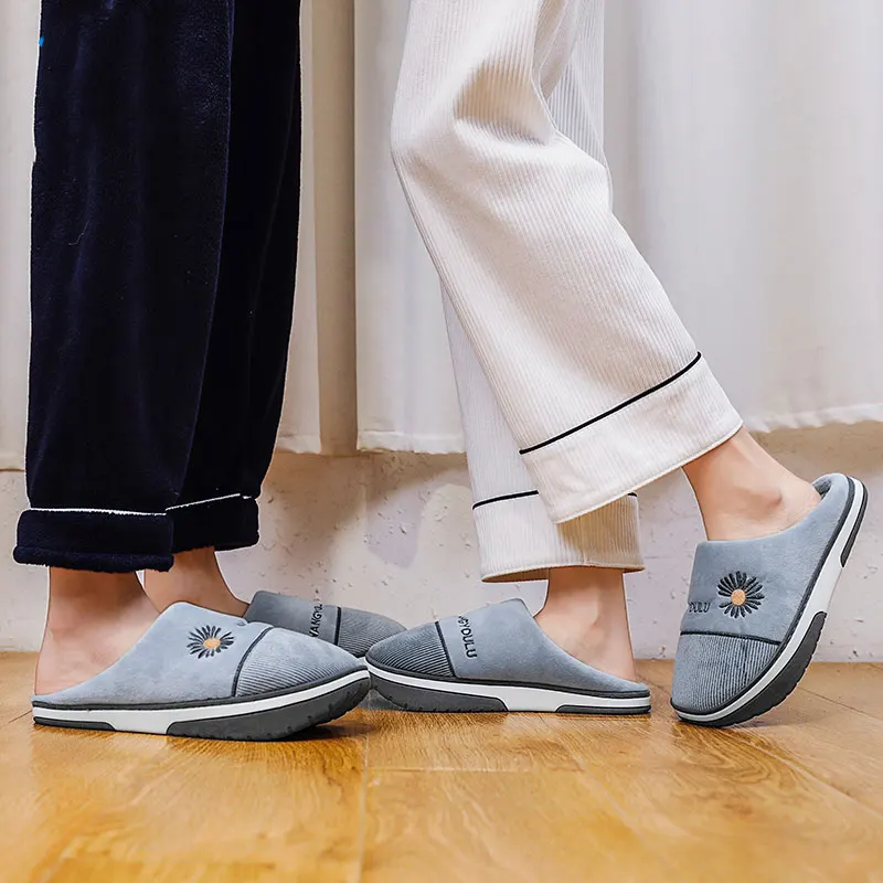 شبشب قطني بكعب سلبي للنساء والرجال فوق الأرض