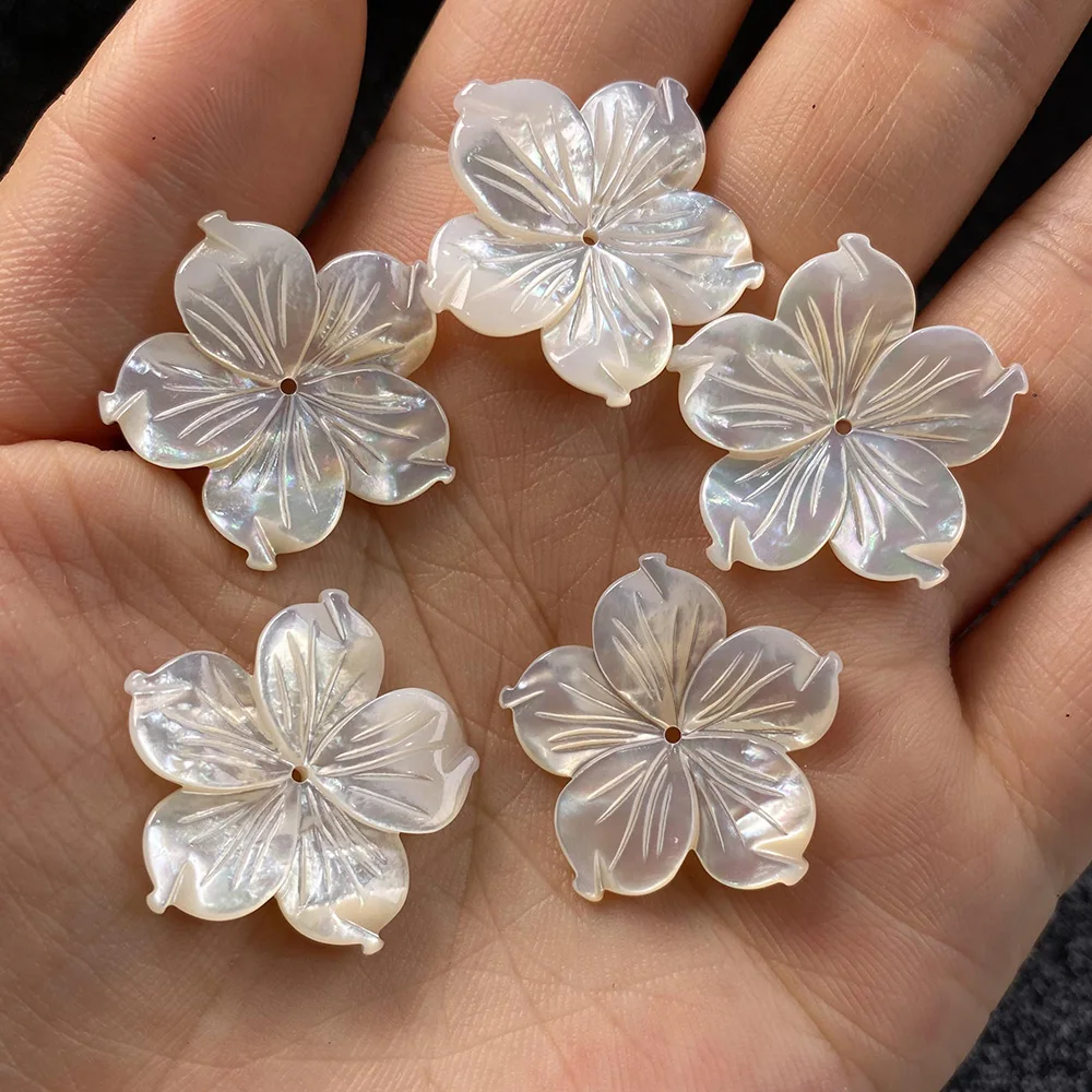 High Quality 2PC Natural Carved Mother of Pearl White Flower Shell Beads for DIY Fashion Earrings Jewelry Making Findings Gift