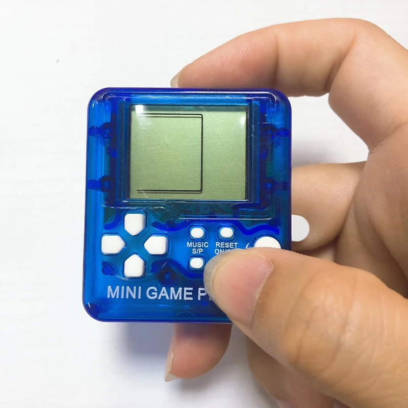 Pocket Mini Classicgame Machine Children\'s Handheld Retro Nostalgic Game Console with Keychain Hamster Video Game 26 Games Gift