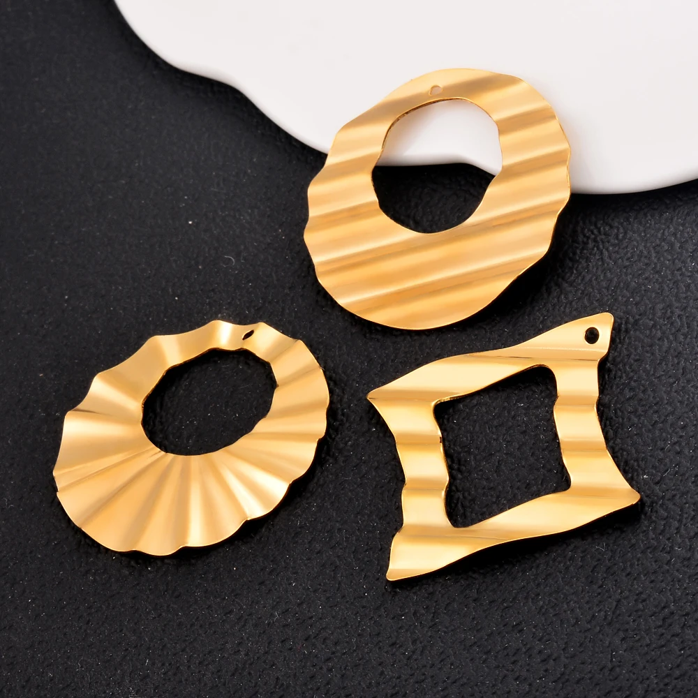 10 Stück/Set, Edelstahl, goldfarbene Ohrring-Beschläge, geprägte Blumen-Verbindungsstücke, zum Selbermachen, für Hängeohrringe, goldfarbene Ohrringe. – Detail 4