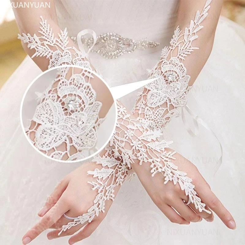 Wholesale Elegant White Lace Long Bridal Gloves Crystal Fingerless Elbow Wedding Gloves for Bride Women Wedding Accessories