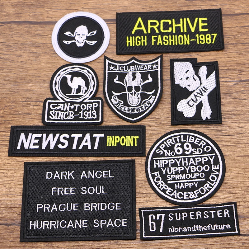 

Punk Skull Band Shield Black and White Skeleton Icon Embroidery Applique Patch For Clothing DIY Sew up Badges on the Backpack