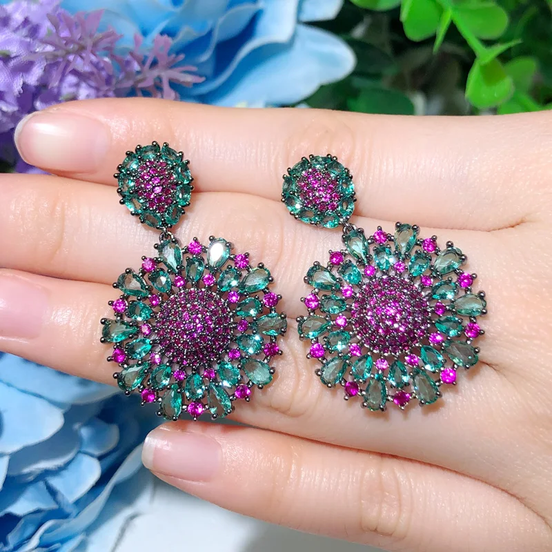 CWWZircons Ästhetische Brasilianische Ohrringe mit pinkfarbenen und grünen Zirkonkristallen, große hängende Blumen-Party-Ohrringe für Frauen, Großhandel E0422 – Detail 3